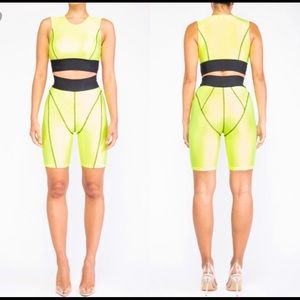 Brand new 2 piece set